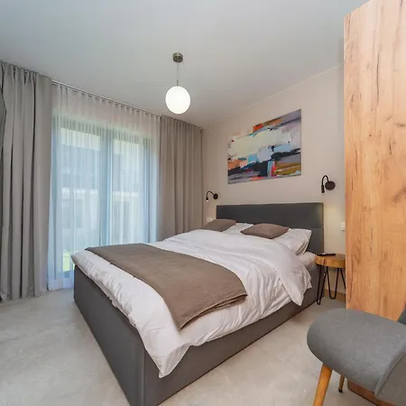 Tosia Z Widokiem Na Gory I Garazem