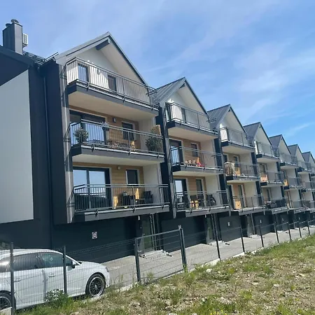 Tosia Z Widokiem Na Góry I Garażem