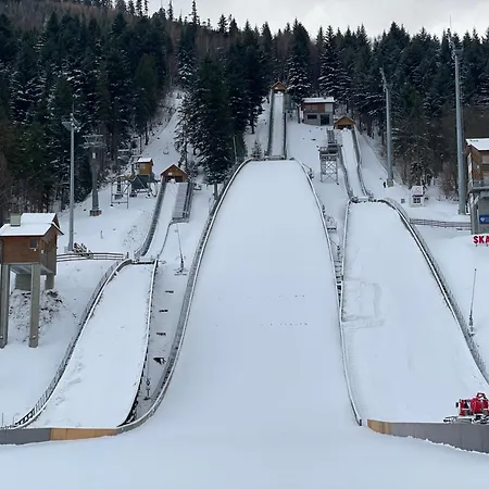Tosia Z Widokiem Na Gory I Garazem שצ'צ'ירק