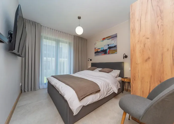 Tosia Z Widokiem Na Gory I Garazem