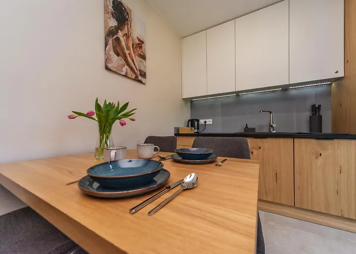 Tosia Z Widokiem Na Gory I Garazem שצ'צ'ירק